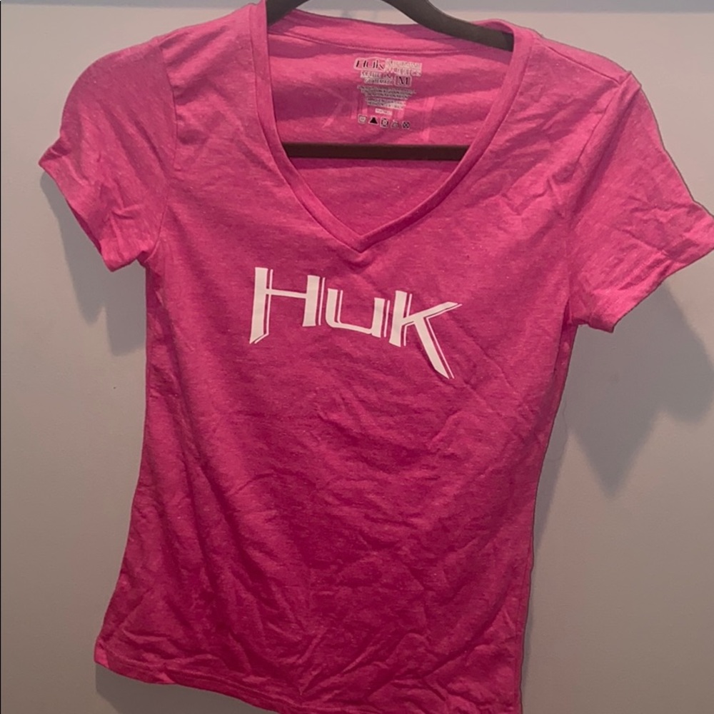 HUK pink v neck tshirt